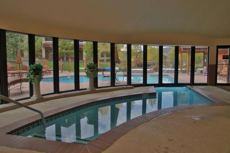 Outdoor Pools and Hot Tubs Air Conditioning Washer & Dryer In Unit Ski Mountain Views - image 29