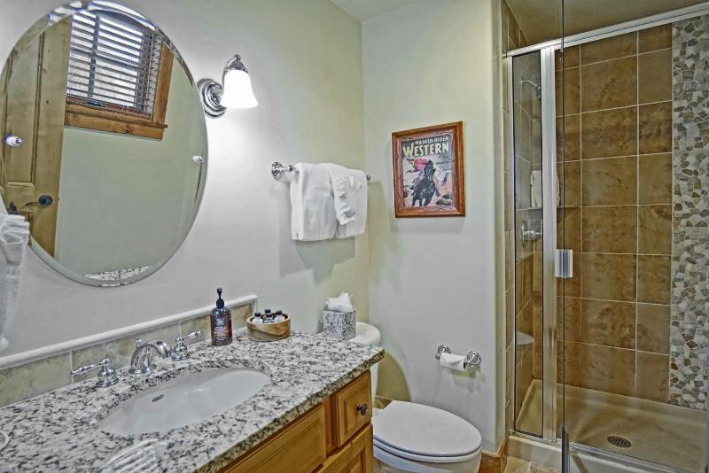 Air Conditioning Heated Pools Hot Tubs Private Washer & Dryer - image 16