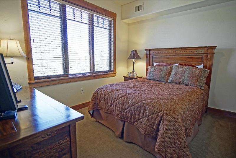 Air Conditioning Heated Pools Hot Tubs Private Washer & Dryer - image 4