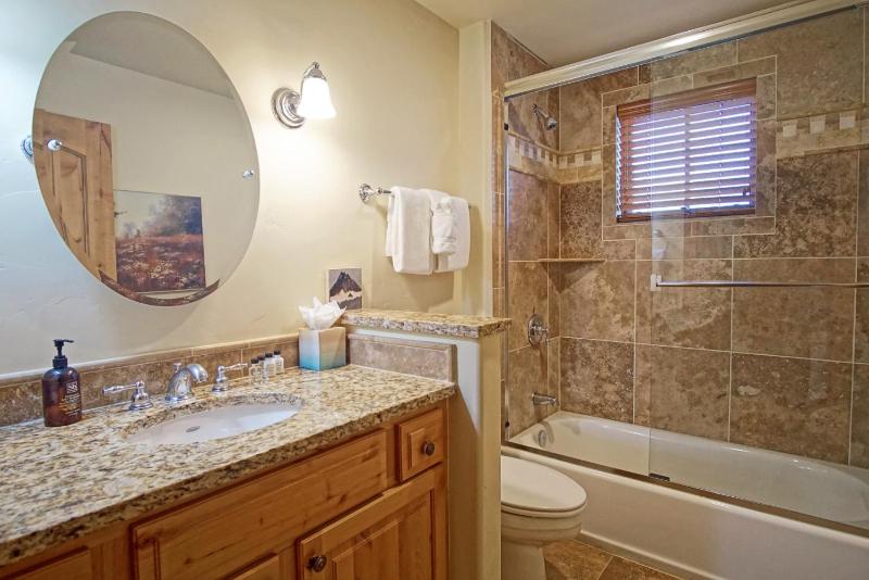 Air Conditioning Heated Pools Hot Tubs Private Washer & Dryer - image 28