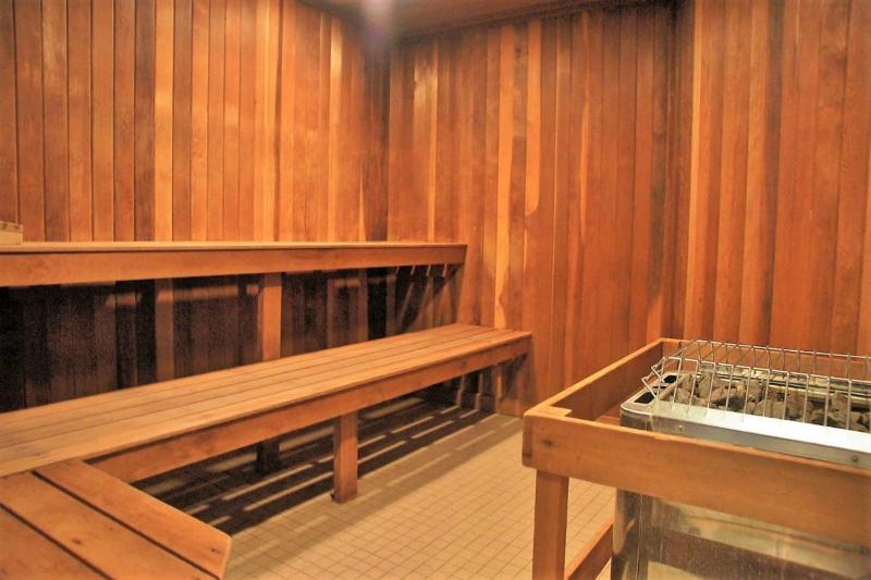 Air Conditioning Heated Pools Hot Tubs Private Washer & Dryer - image 29