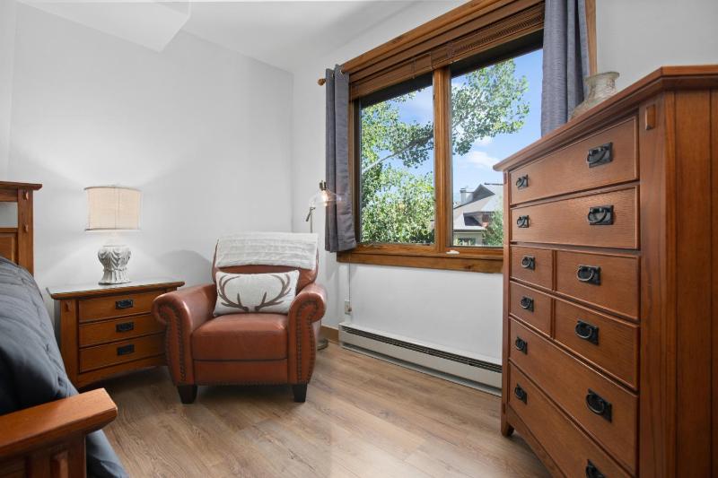 4 Pools and 10 Hot Tubs Renovated Penthouse Condo Ski Season Private Shuttle - image 47