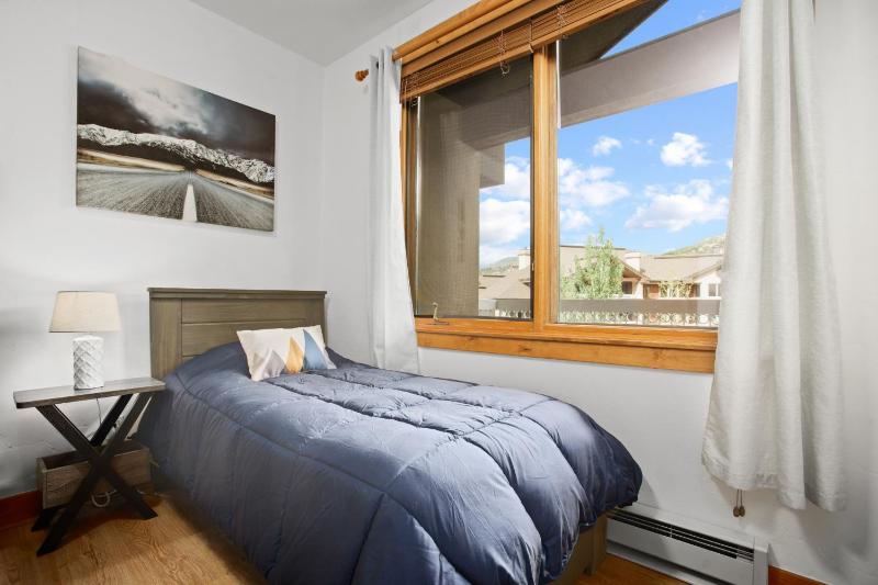 4 Pools and 10 Hot Tubs Renovated Penthouse Condo Ski Season Private Shuttle - image 49