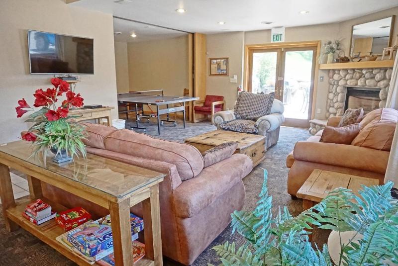 Pools and Hot Tubs Free Bus & Private Shuttle Ground Floor - image 7