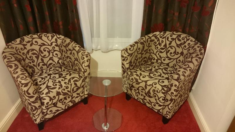 Family Room image 3