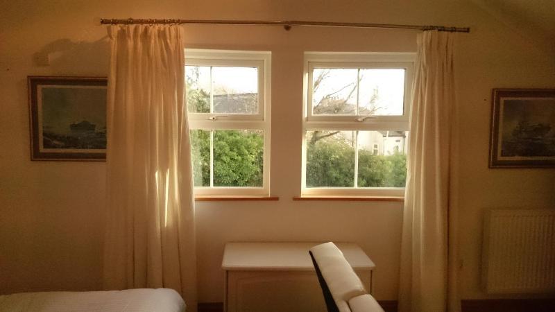 Deluxe Family Room image 3