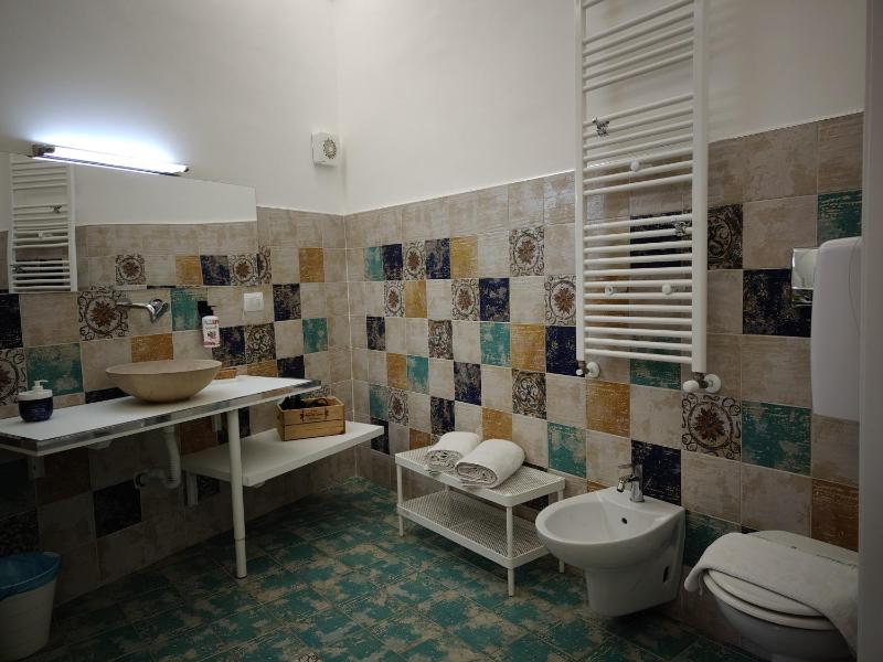 King Suite with Balcony image 4