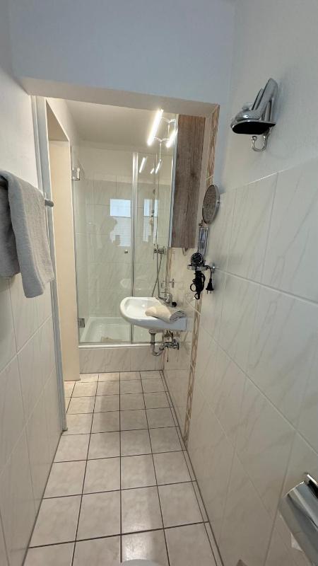 Single Room image 2