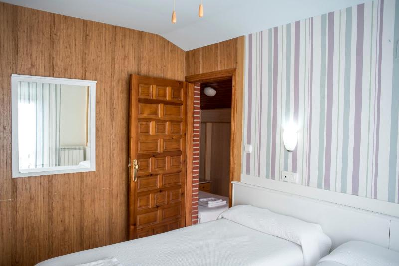 Family Double Room image 3