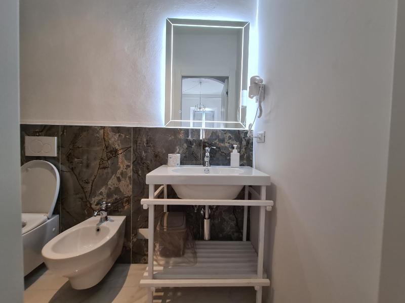 Suite with Spa Bath image 2