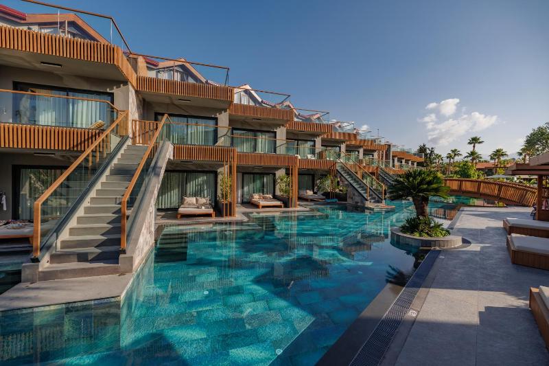 Double or Twin Room with Swimming Pool Access image 2