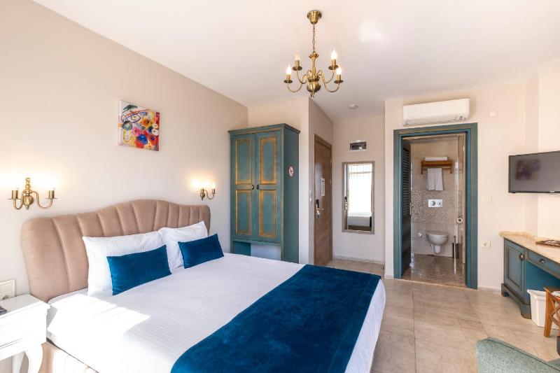 Superior Double Room image 3