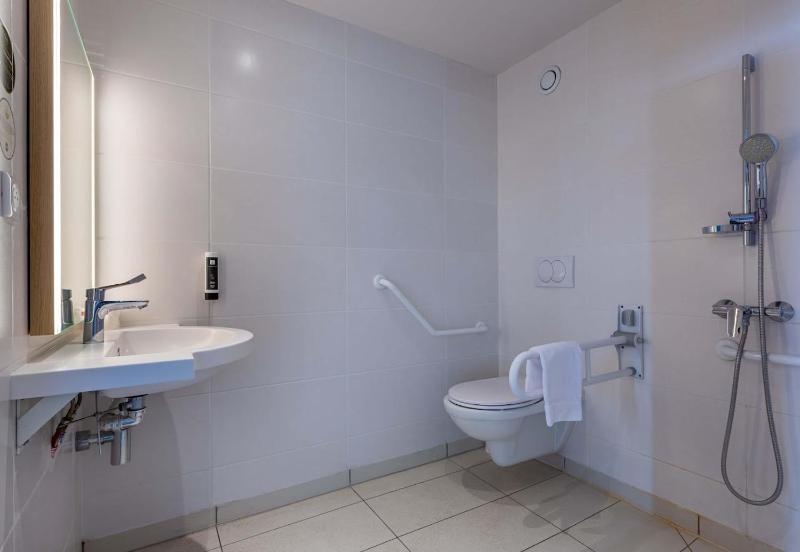 Double Room - Disability Access image 4