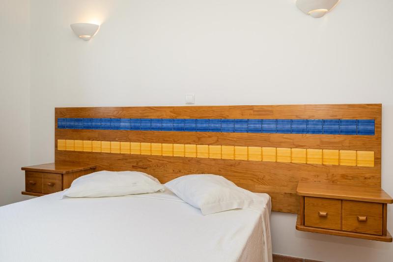 Superior One-Bedroom Apartment image 3