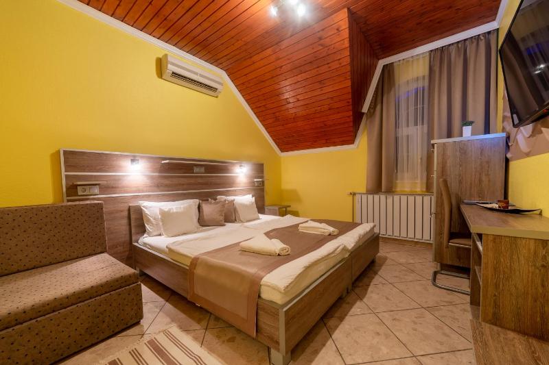 Superior Double or Twin Room image 3