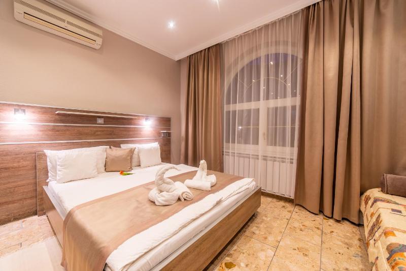 Superior Double or Twin Room image 4