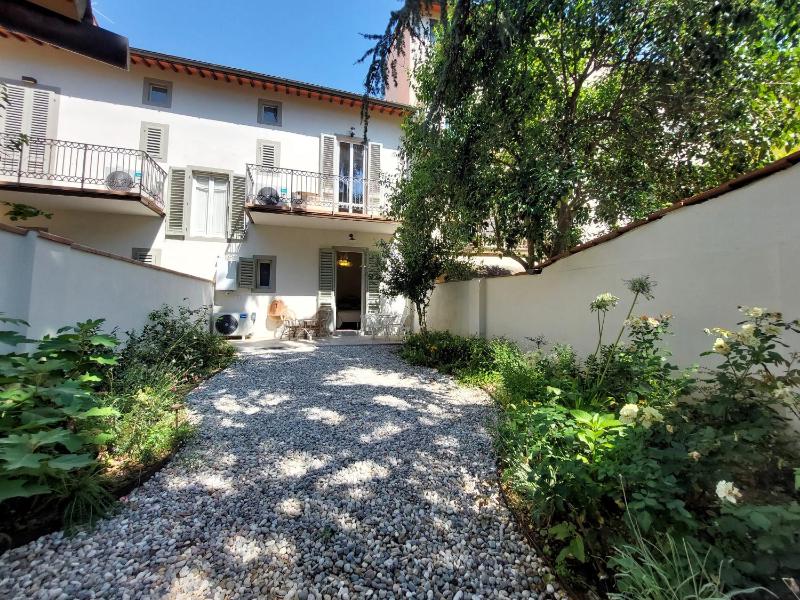 Two-Bedroom Apartment with Garden View image 1