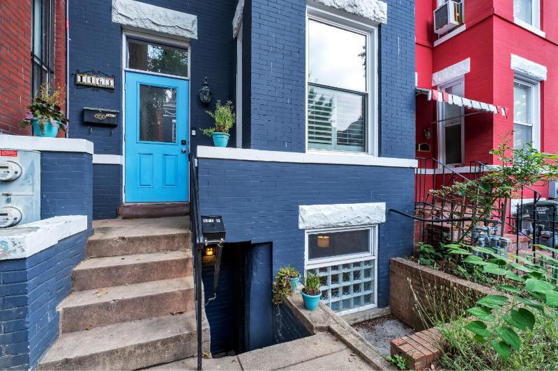 Cute and Charming 1BR in Fantastic Location townhouse - image 15