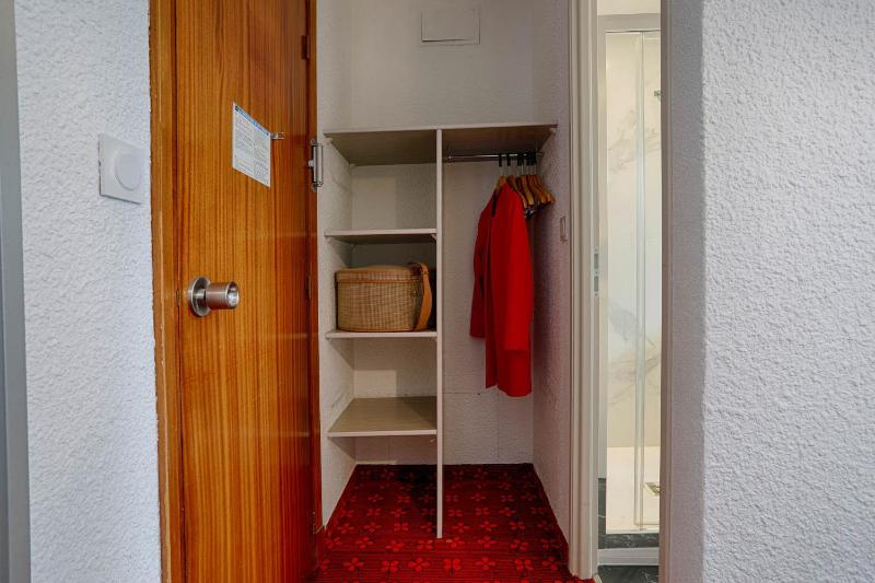 Standard Double Room image 3