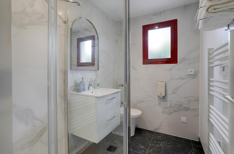 Standard Double Room image 4