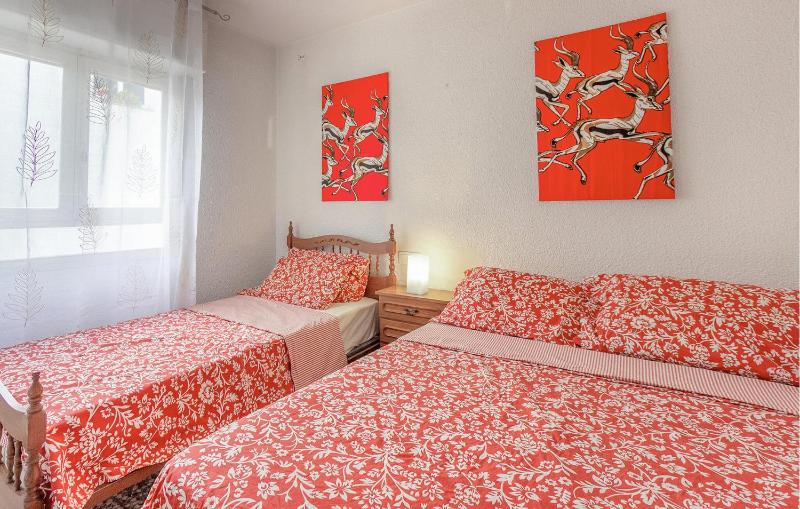 3 Bedroom Nice Apartment In Santa Pola - image 8