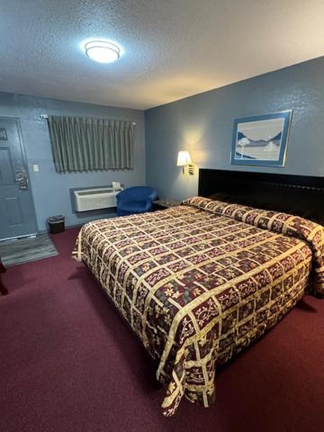 King Room image 4