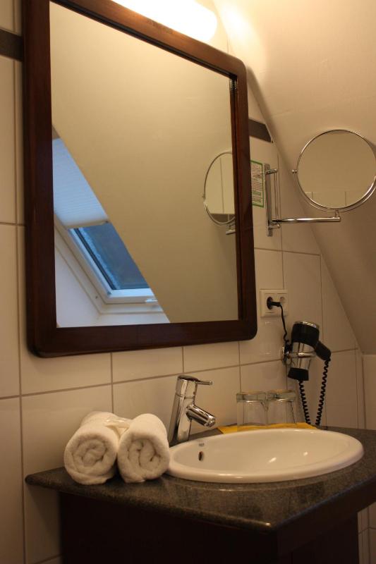 Double Room image 3