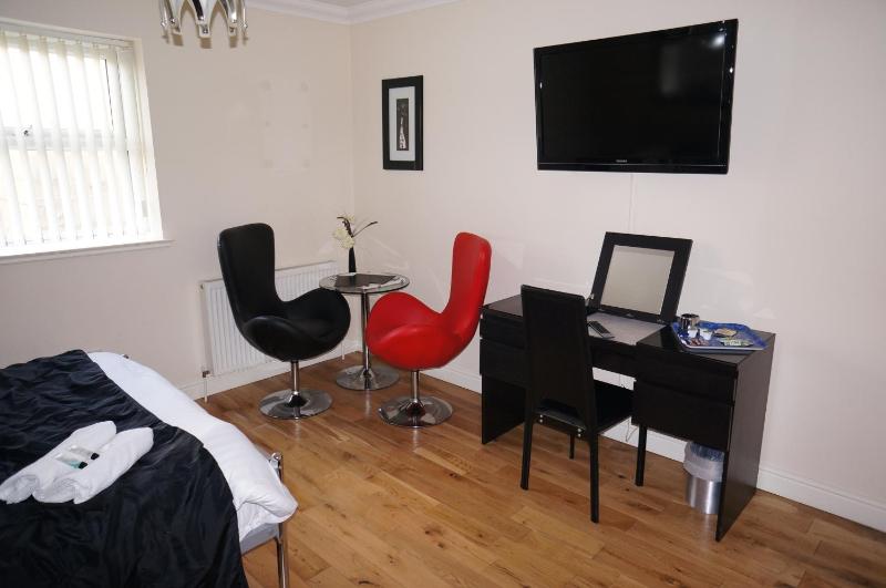 Studio (2 Adults) image 4