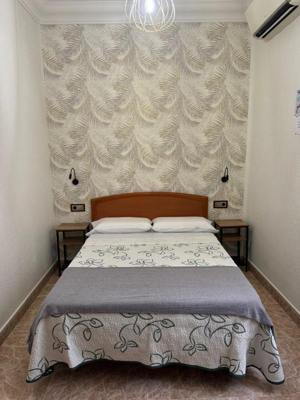 Single Room with Private Bathroom image 4