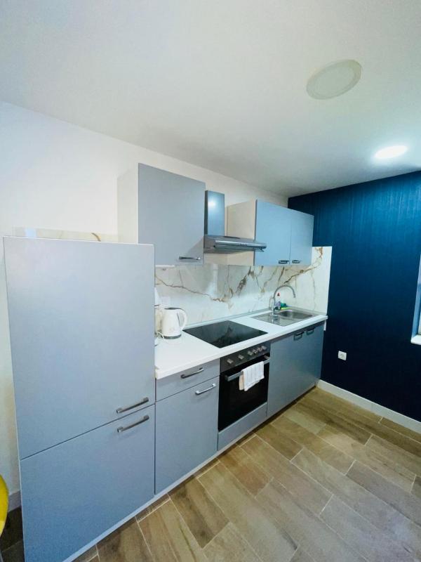 Apartman Tizianova near centar - image 12