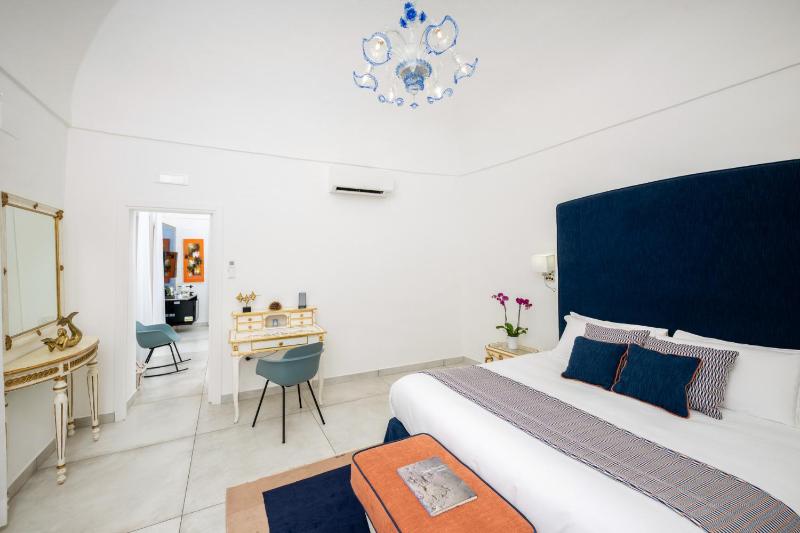 Suite with Sea View image 1