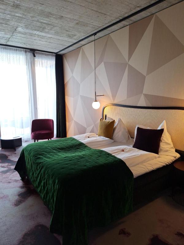 King Room with Mountain View image 1