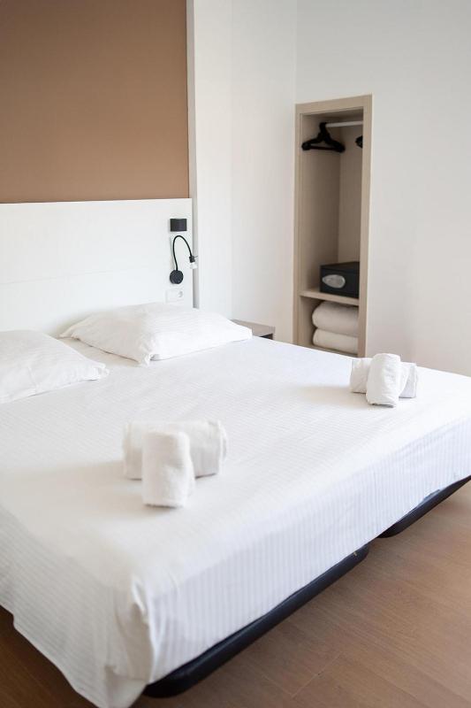 Budget Double Room image 1