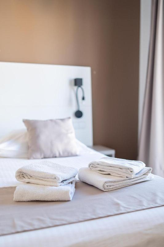Double or Twin Room with Balcony image 2