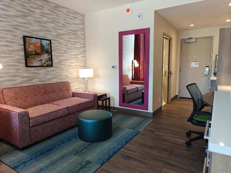 Studio Suite with Two Queen Beds image 4