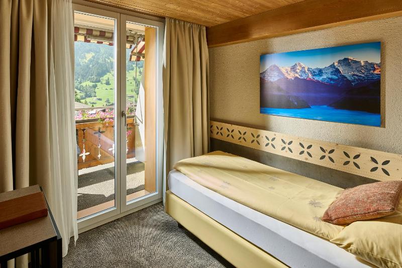 Standard Single Room image 3