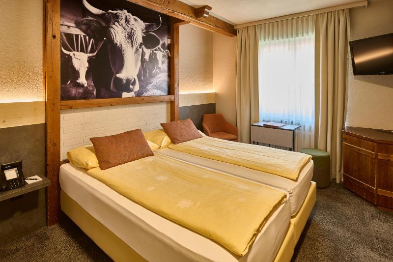 Standard Double Room image 1