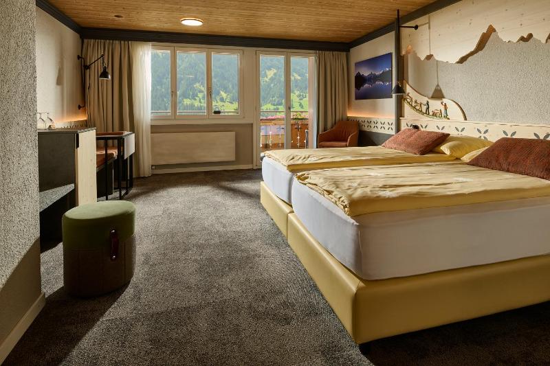 Superior Double Room with Eiger View image 3