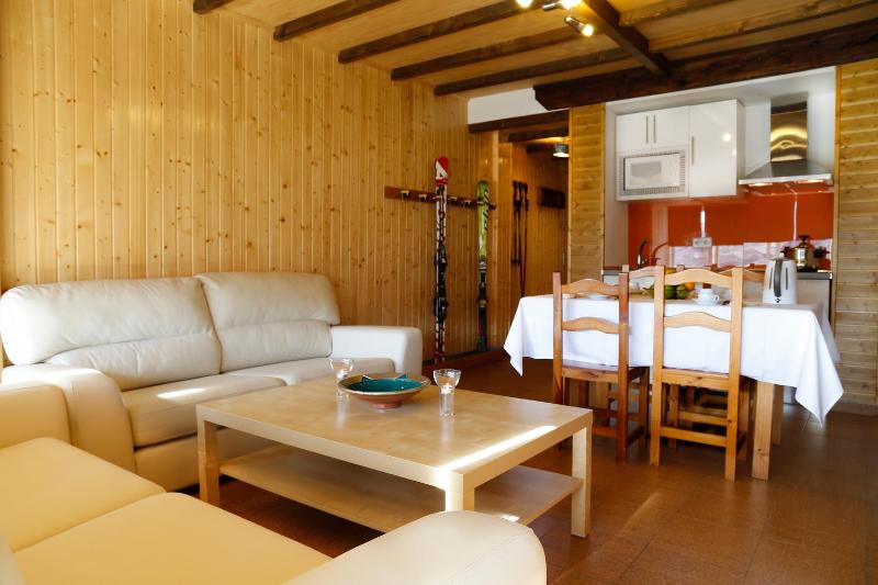 Two-Bedroom Apartment (6 Adults) image 4
