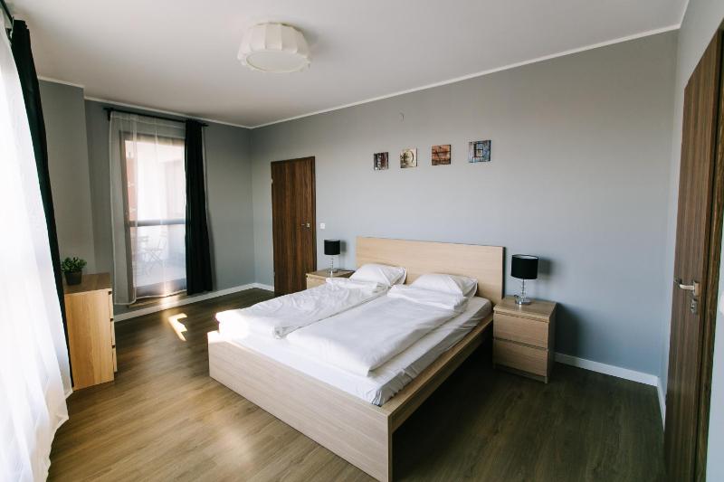 One-Bedroom Apartment with Balcony image 4