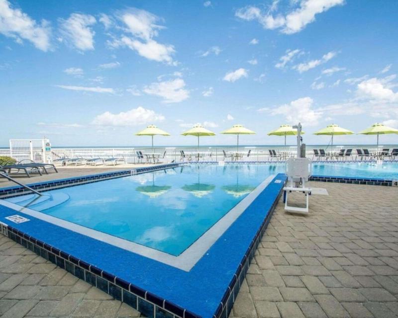 Have family fun in the sun at Daytona Beach in this resort 2BD condo - image 10