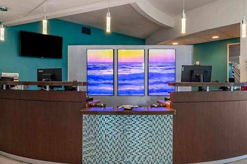 Have family fun in the sun at Daytona Beach in this resort 2BD condo - image 6