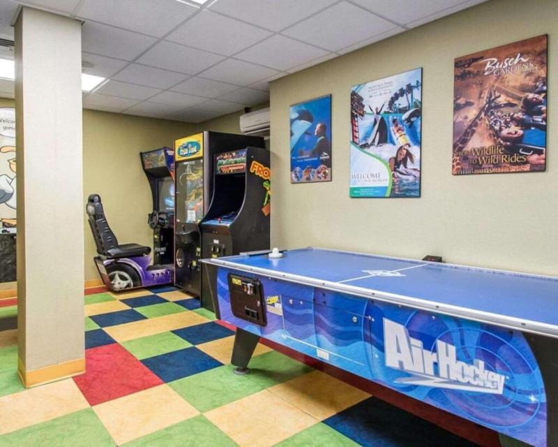 Enjoy Daytona Beach in this 1BD resort condo with resort amenities - image 15