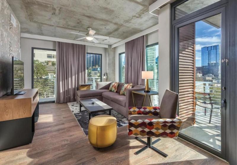 See all Austin has to offer in this Studio Apt with pool and gym onsite - image 4