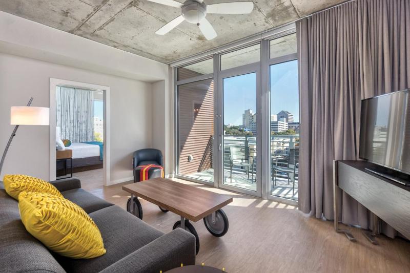 Explore Austin in 1BD condo with resort amenities - image 6