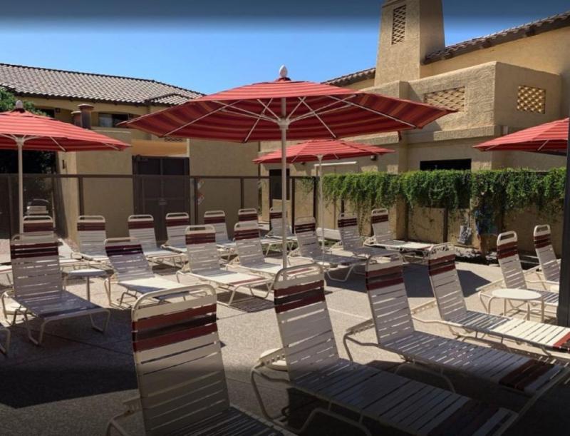 1BD condo with pools activities center etc onsite in Scottsdale - image 4