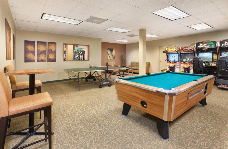 See Palm Springs and relax in this 1BD condo with resort amenities including pool or hot tub - image 24