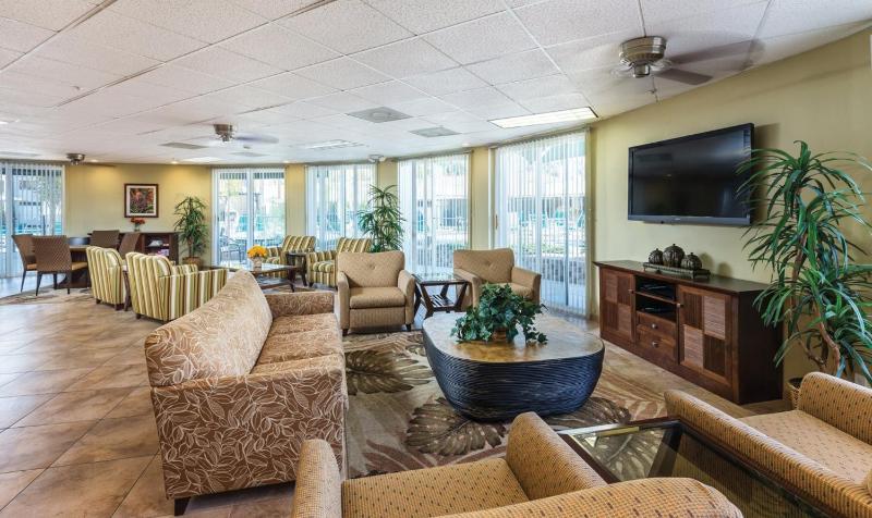 Family fun in Palm Springs in this resort 2BD condo with resort amenities including kids pool - image 15