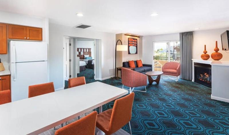 Family fun in Palm Springs in this resort 2BD condo with resort amenities including kids pool - image 23
