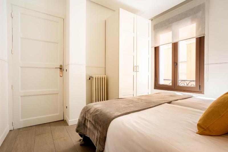 Three-Bedroom Apartment II image 3